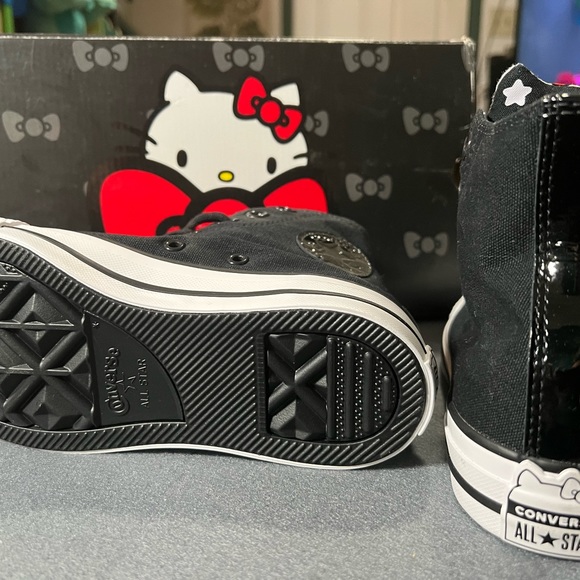 Converse Hello Kitty x Chuck 70 Hi Top - Picture 2 of 3